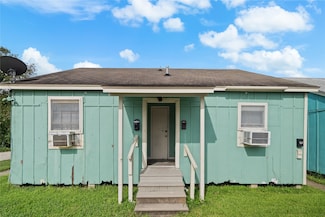 311 9th St N Unit B, Texas City, TX 77590