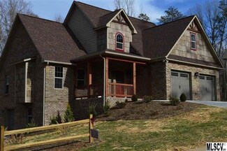 120 Maplewood Ct, Hudson, NC 28638