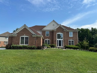 12180 Hunters Creek Dr, Plymouth, MI 48170