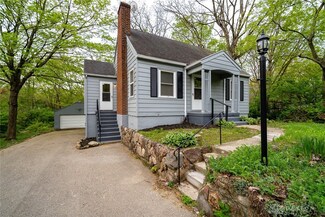 126 E Orchard Springs Dr, Dayton, OH 45415
