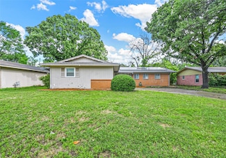 4716 South Dr W, Fort Worth, TX 76132
