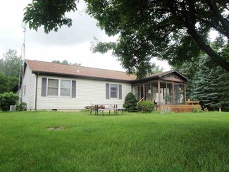 330 W 590 S, Wolcottville, IN 46795