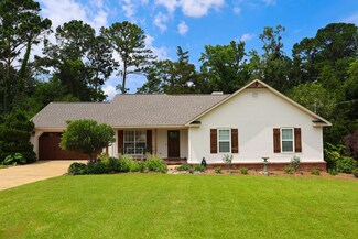 108 Melissa Ln, Headland, AL 36345
