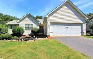 507 Hammett Rd, Wellford, SC 29385