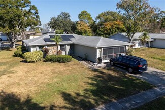 6401 Cedarbrook Dr, Pinellas Park, FL 33782