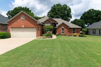 3190 Windcrest Dr, Conway, AR 72034