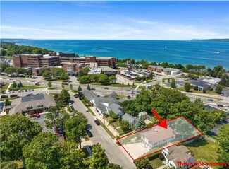 508 Monroe St, Petoskey, MI 49770