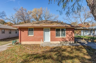 438 Hazel Ct, Salina, KS 67401