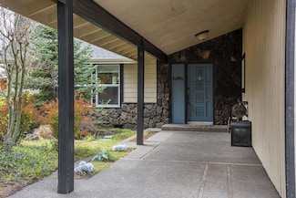 2525 NW 10th St, Redmond, OR 97756