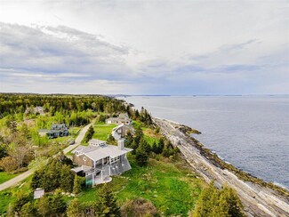 27 Cliff Rd, New Harbor, ME 04554