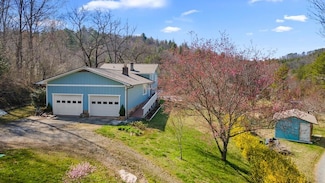 21 Stalcup Ln, Marble, NC 28905