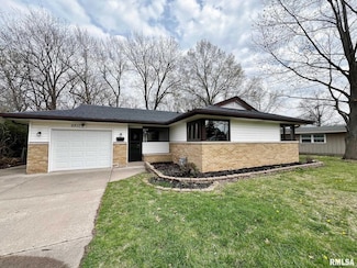 2712 N Harper Terrace, Peoria, IL 61604