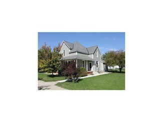 305 W Luin St, Oxford, IN 47971
