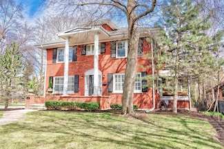 646 N Euclid Ave, Oak Park, IL 60302