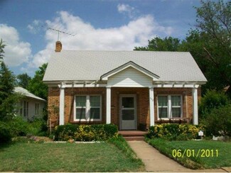 422 S 13th St, Frederick, OK 73542