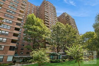 385 Grand St Unit L502, New York, NY 10002