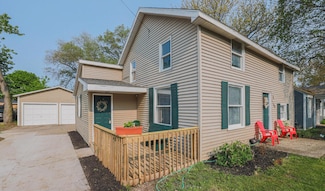 1749 Burlingame Ave SW, Wyoming, MI 49509