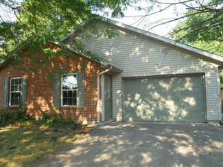 2005 Monarch Dr, Middletown, OH 45044