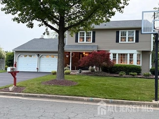 33 Wetherhill Way, Dayton, NJ 08810