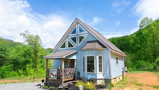 720 Cedar Creek Farm Rd, Tuckasegee, NC 28783