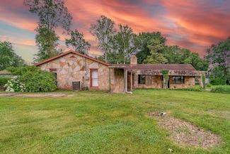 304 W Maple St, Auxvasse, MO 65231