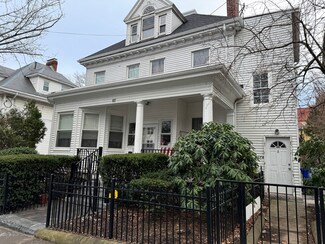 117 Thorndike St Unit A, Brookline, MA 02446
