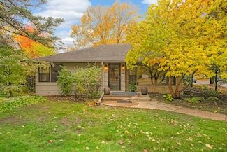 1347 Edgcumbe Rd, Saint Paul, MN 55116
