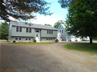5127 Bennoch Rd, Lagrange, ME 04453
