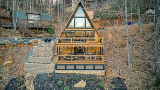 1508 Zurich Rd, Gatlinburg, TN 37738