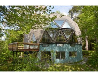 805 Seneca Dr, Becket, MA 01223