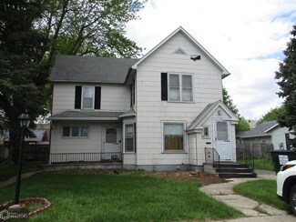 909 N Main St, Carroll, IA 51401