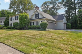 1509 Iroquois Ave, Saint Charles, IL 60174