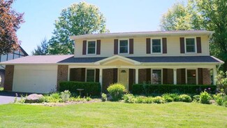906 S Charles Ave, Naperville, IL 60540