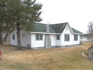 302 E 3rd Ave, Hewitt, MN 56453