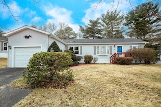 18 Headlands Dr, Plymouth, MA 02360