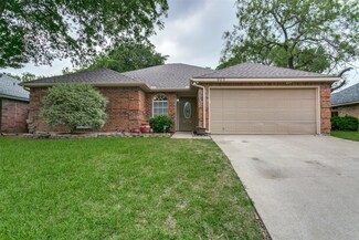 905 Wildwood Cir, Grapevine, TX 76051