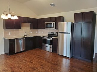 1310 W Pointe Place, Lockhart, TX 78644