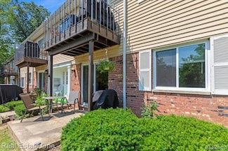 5291 Highland Rd Unit 104, Waterford, MI 48327