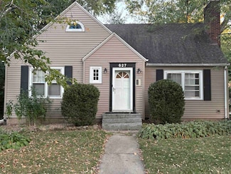 627 Paris Ave, Rockford, IL 61107