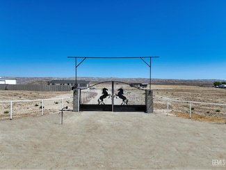 27579 Tamarisk Rd, Taft, CA 93268