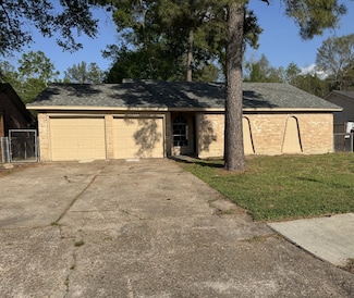 8926 Valley Side Dr, Houston, TX 77078