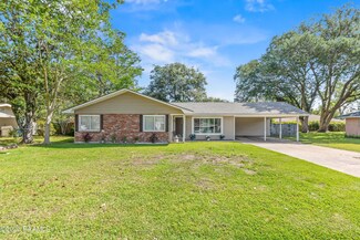 206 Meadow Ln, Lafayette, LA 70506