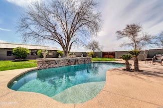 2017 E Willis Rd, Gilbert, AZ 85297