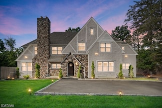 202 Elmwynd Dr, Orange, NJ 07050