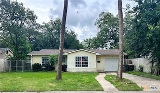 2503 E Mistletoe Ave, Victoria, TX 77901