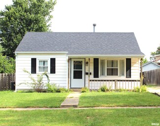 877 E Grove St, Galesburg, IL 61401