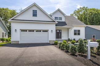 6 Kaatskill Ln, East Lyme, CT 06333