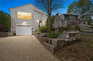 43 Royal Ave, Cranston, RI 02920