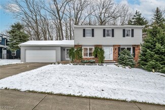 6905 Karen Dr, Seven Hills, OH 44131