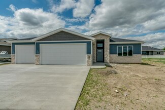 408 Santa fe Ave, Bismarck, ND 58504